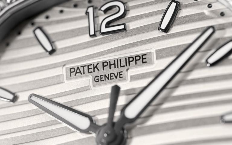 PATEK PHILIPPE NAUTILUS 7118/1200A 35.2mm 7118/1200A-010 White