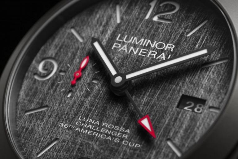 PANERAI LUMINOR 3 DAYS GMT AUTOMATIC 44mm PAM01036 LUNA ROSSA Grey